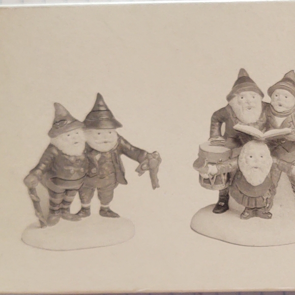 Department 56 Heritage Village Collection Sing A Song For Santa 56316 Christmas - Picture 4 of 10